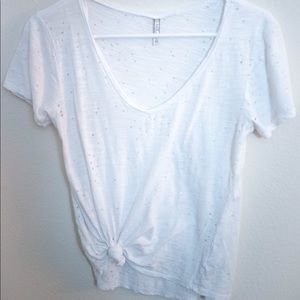 Bke White holy t shirt with knotted bottom